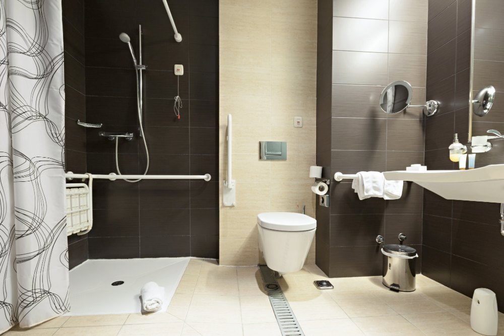 Salle de bain PMR près de Bavay